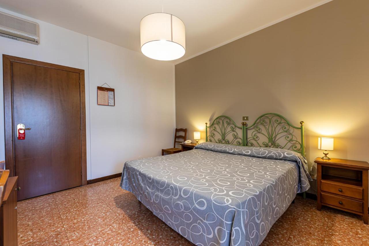 Bisesti ***s 3* Garda (Verona)