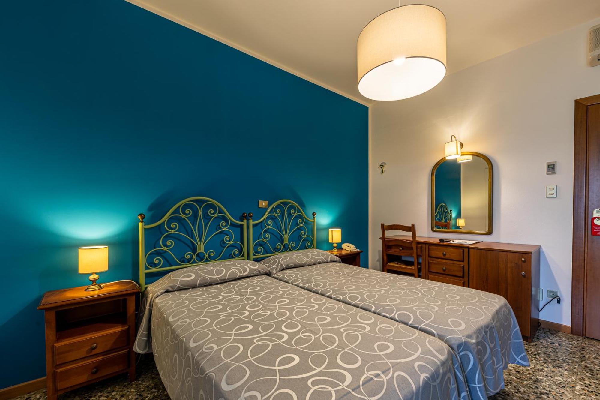 Bisesti ***s 3* Garda (Verona)